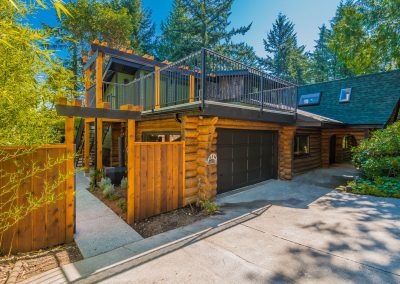 Log Renovation Nanoose: Custom Cedar Gate & Fence