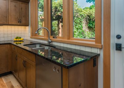 Log Renovation Nanoose: Volga Blue Countertops