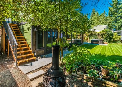 Log Renovation Nanoose: Private Stairs off Deck