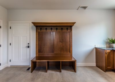 Maison de Campagne: Built in Mudroom Bench
