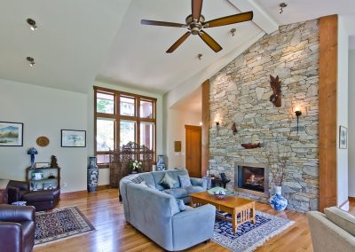 Nanoose Bay Platinum Built Green home, Fairwinds: Vaulted ceiling