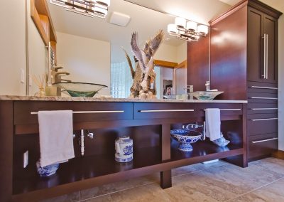 Nanoose Bay Platinum Built Green home, Fairwinds: Large open vanity