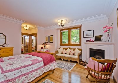 Nanoose Bay Platinum Built Green home, Fairwinds: Traditional guest suite