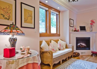 Nanoose Bay Platinum Built Green home, Fairwinds: Traditional guest sitting area