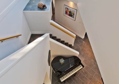 Yellowpoint Custom Built Green Platinum: Modern fireplace