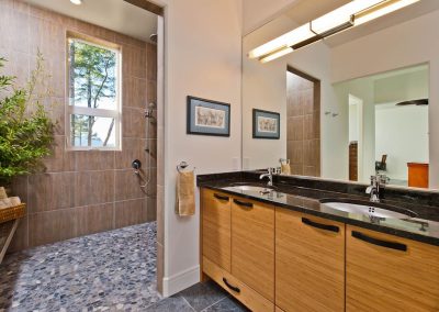 Yellowpoint Custom Built Green Platinum: Custom Master Ensuite - Bamboo